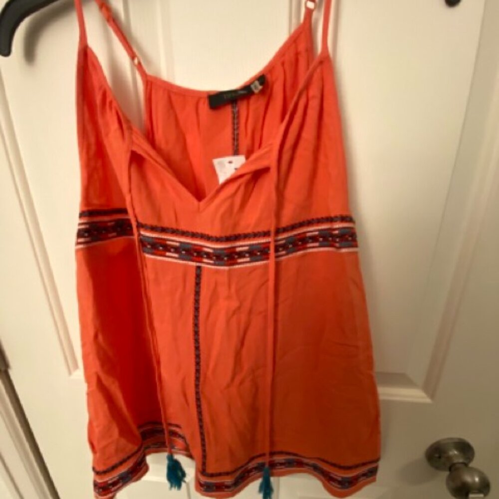 Coral spaghetti tank